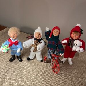 Byers Choice Carolers Kindle Kids. 5-6 inches tall. Great condition.